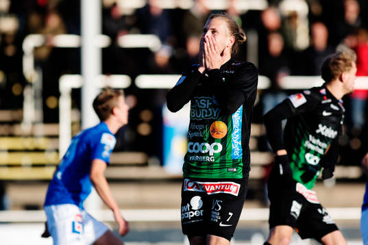Varbergs Oliver Silverholt deppar