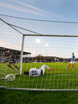 Varbergs Gabriel Altemark-Vanneryr gör 2-0-målet bakom