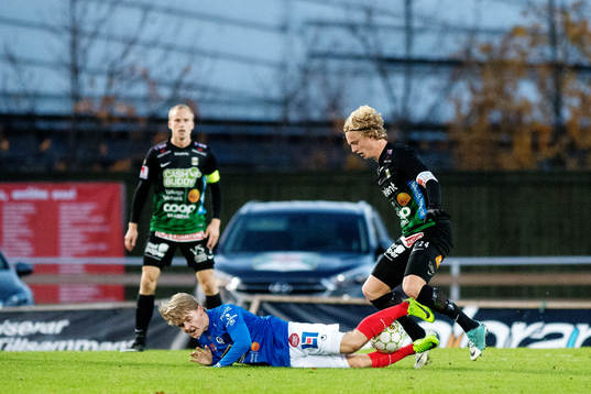 Åtvidabergs Simon Marklund och Varbergs Gustav Berggren