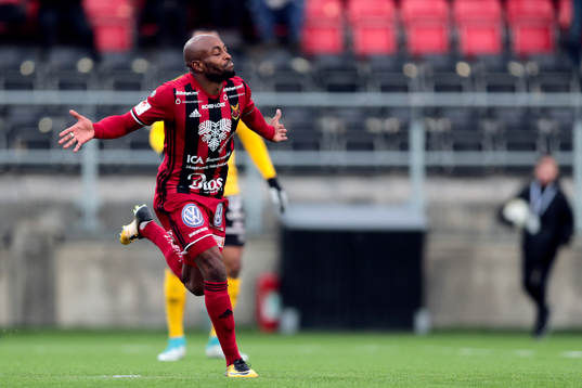 Östersunds Fouad Bachirou jublar