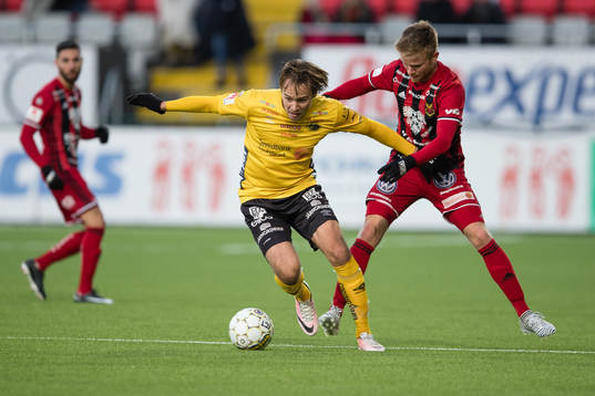 Elfsborgs Viktor Prodell mot Östersunds Dennis Widgren