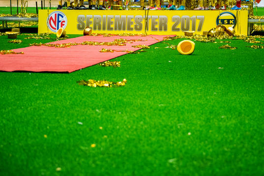 The banner of the league champions LSK Kvinner