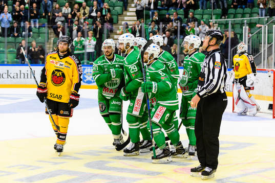 Rögles spelare jublar fler 1-2 av Ludvig Rensfeldt