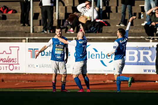 Oddevolds Liridon Selmani har gjort 3-1 och jublar med