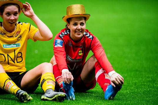 Goalkeeper Lene Lauve of LSK Kvinner celebrates winning the