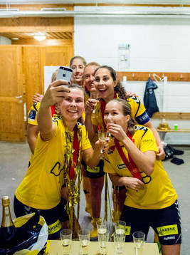 Emilie Haavi, Ingrid Moe Wold and Guro Reiten of LSK