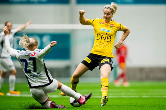 Victoria Ludvigsen of Stabæk and Ingrid Marie Spord of LSK