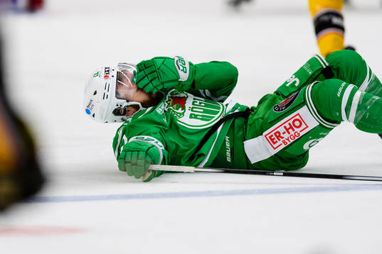 Rögles Jack Connolly har ont