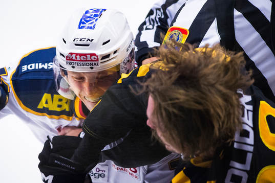 Djurgårdens Emil Johansson och Skellefteås Jesper