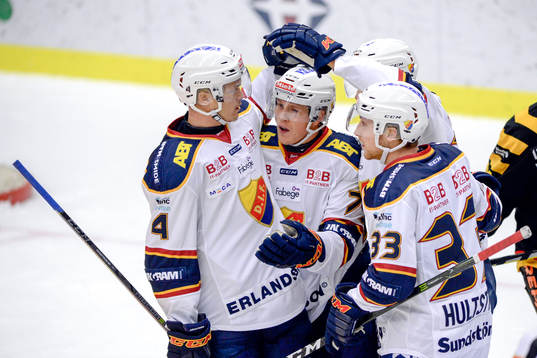 Djurgårdens Rene Bourque jublar med lagkamrater
