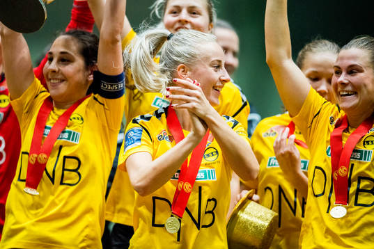 Anja Sønstevold of LSK Kvinner celebrates winning the