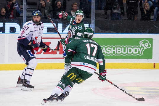 Frölundas Simon Hjalmarsson jublar