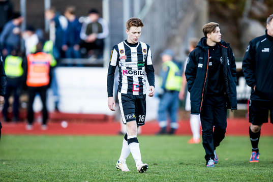 Landskronas Dennis Olofsson deppar