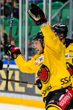 Luleås Patrick Cehlin jublar