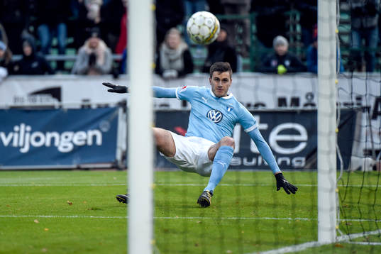 Malmö FFs Alexander Jeremejeff gör 0-1