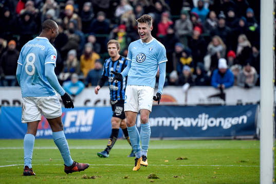 Malmö FFs Carlos Strandberg och Mattias Svanberg jublar