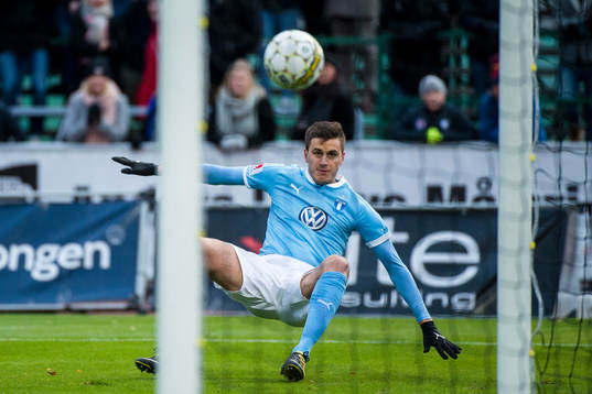 Malmö FFs Alexander Jeremejeff gör 0-1