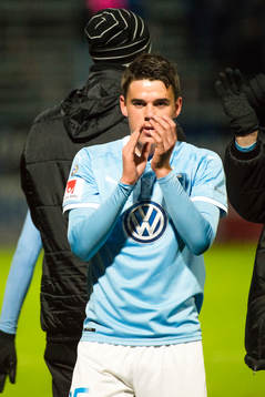 Malmö FFs Samuel Adrian  tackar publiken
