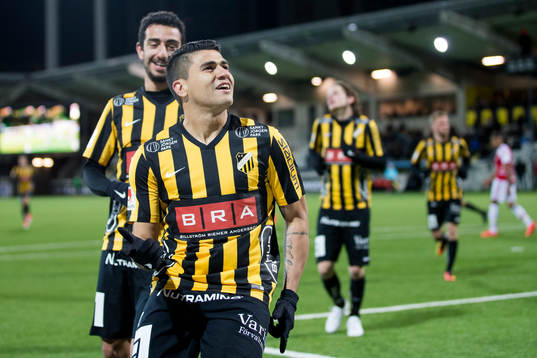 Häckens Paulinho jublar