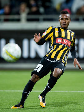 Häckens Nasiru Mohammed skjuter ett skott