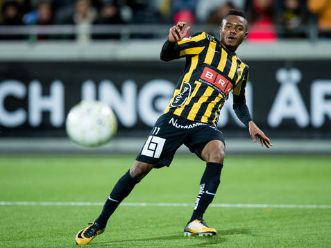 Häckens Nasiru Mohammed skjuter ett skott