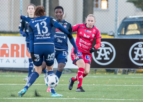 Kvarnsvedens Temwa Chawinga och Linköpings Jonna Andersson