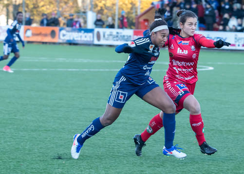 Kvarnsvedens BrianneReed och Linköpings Marija Banusic  i