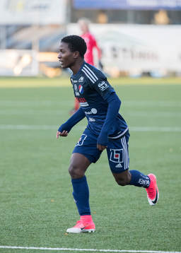 Kvarnsveden Temwa Chawinga i fotbollsmatchen i