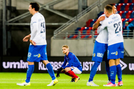 Daniel Mikal Aas Berntsen of Vålerenga looks dejected