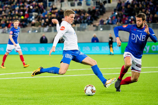 Bjørn Bermann Sigurdarson of Molde scores 1-1