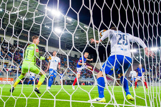 Goalkeeper Andreas Christopher Linde, Ruben Gabrielsen of