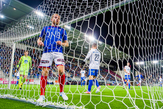 Henrik Kjelsrud Johansen of Vålerenga reacts