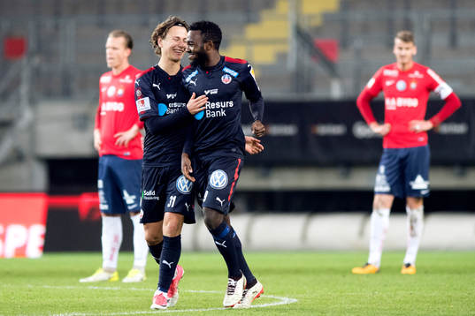 Helsingborgs Alex Timossi Andersson och Lumala Abdu  jublar