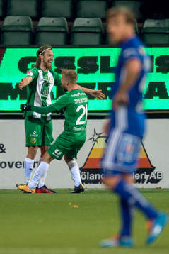 Hammarbys Björn Paulsen jublar med Sander Svendsen
