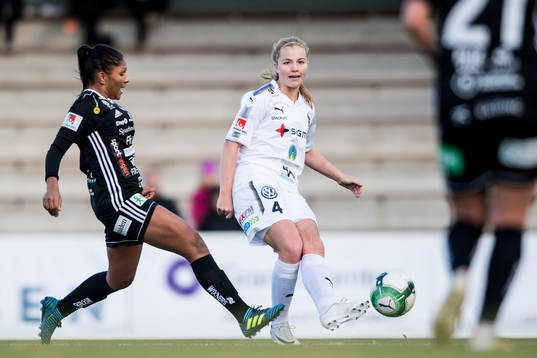 Rosengårds Glodis Perla Viggosdottir och Madelen Janogy
