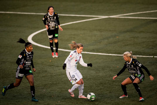 Rosengårds Hanna Folkesson utmanar Piteås Madelen Janogy