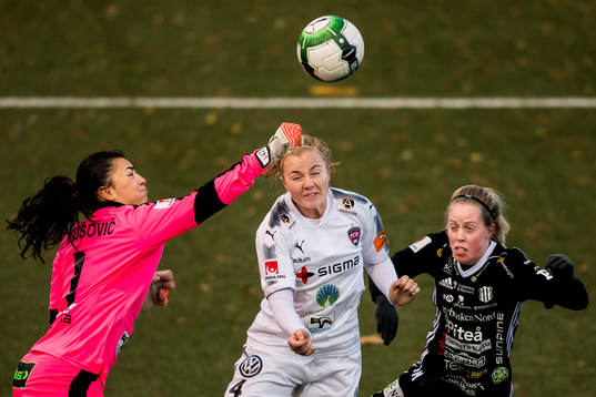 Rosengårds målvakt Zecira Musovic och Glodis Perla