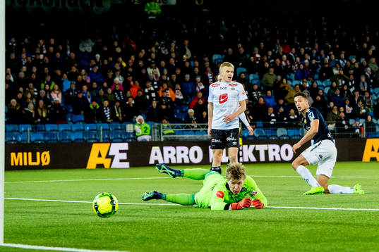 Bassel Jradi of Strømsgodset scores 4-1 behind goalkeeper