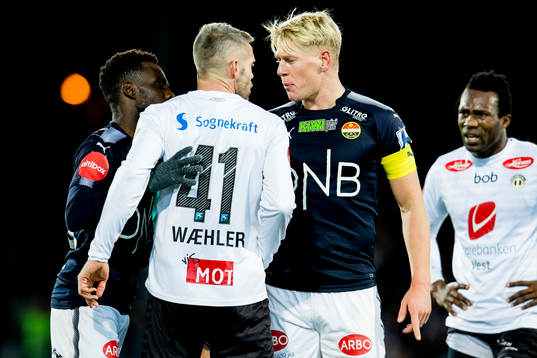 Kjetil Wæhler of Sogndal argues with Jakob Glesnes of