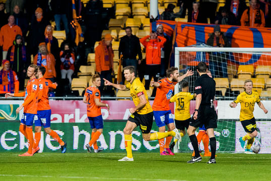 Frode Kippe of Lillestrøm celebrates