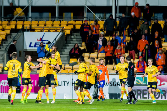 Frode Kippe of Lillestrøm celebrates with his teammates