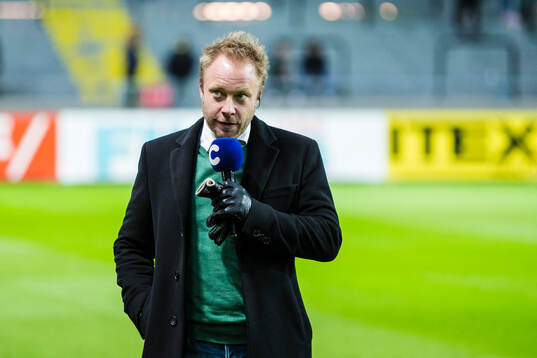 Cmores expert Anders Andersson innan fotbollsmatchen i