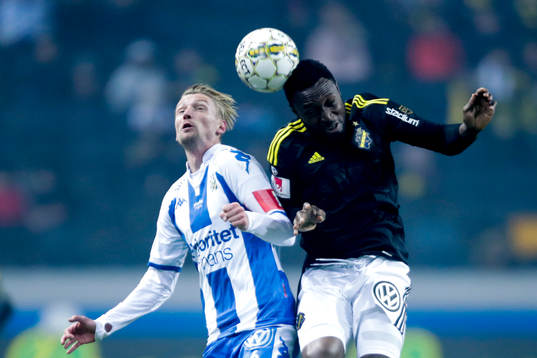 s Chinedu Ogbuke Obasi och IFK Göteborgs Sebastian Eriksson