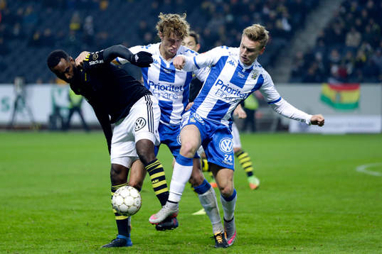 s Henok Goitom och IFK Göteborgs Thomas Rogne och