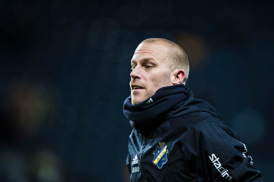s målvaktstränare Thomas Thudin innan fotbollsmatchen i