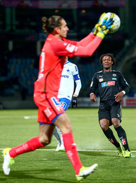 Norrköpings målvakt David Mitov Nilsson och Örebros