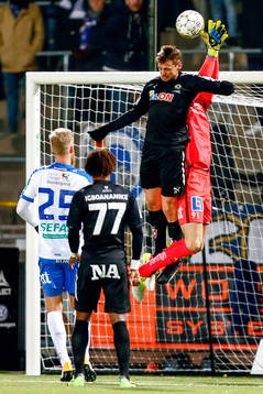 Norrköpings målvakt David Mitov Nilsson och Örebros