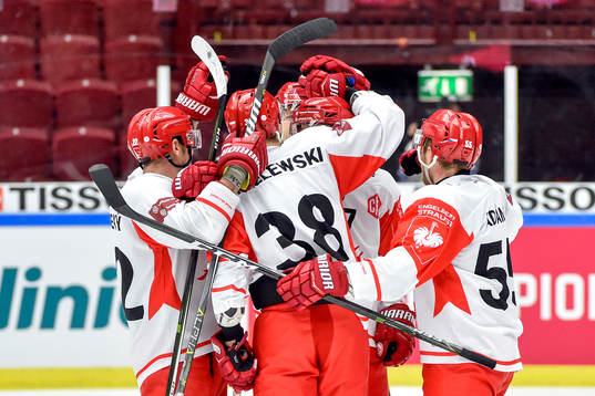 Aron Chmielewski of Ocelari Trinec celebrates with his