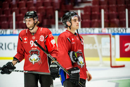 Kim Rosdahl and Lukas Haudum of Malmö Redhawks looks
