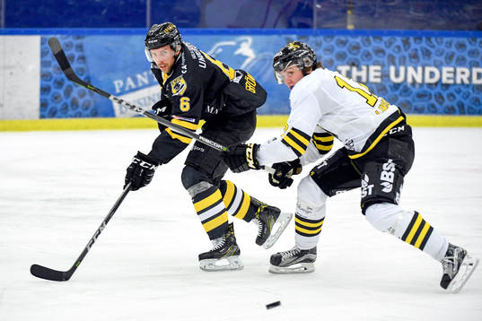s Max Lindholm